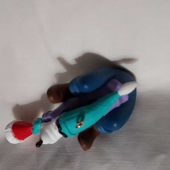 Hallmark Disney Ornament 1998. Runaway Tobaggon 2 piece set - Picture 6 of 14